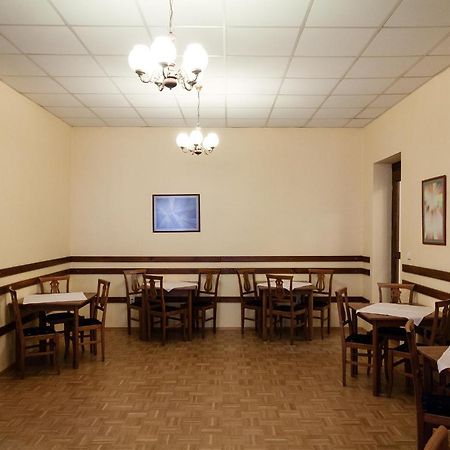 Penzion Maly Val Kromeriz Bagian luar foto